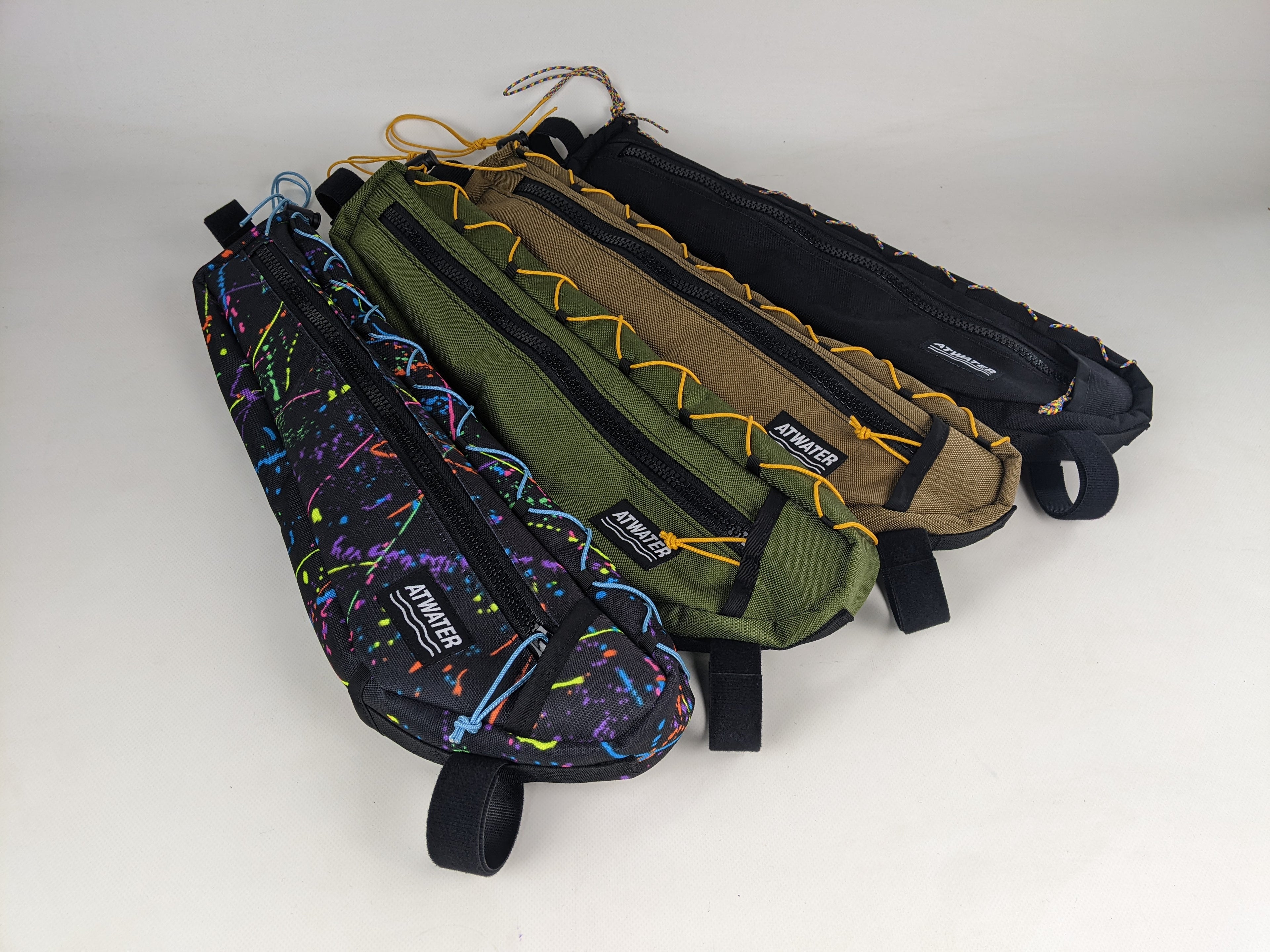 EXPÉDITION À DEMI CADRE